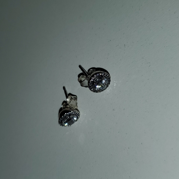 Pandora necklace and earrings - Picture 3 of 4